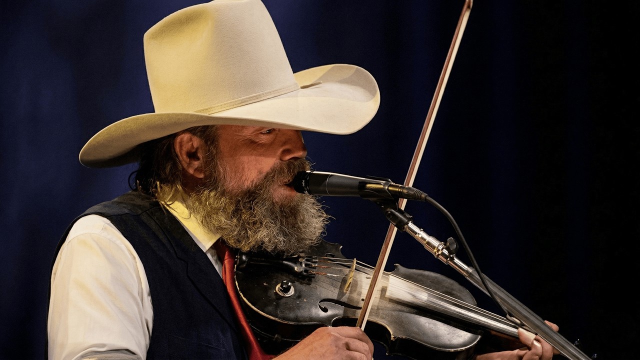 Watch The Charlie Daniels Band - The Devil Went Down To Georgia | Live at Capitol Theatre (1985) on YouTube Watch The Charlie Daniels Band - The Devil Went Down To Georgia | Live at Capitol Theatre (1985) on YouTube