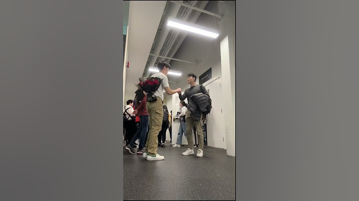 Normalize giving flowers to your bro's on Valentine tiktok remizee #homies #bros #valentinesday