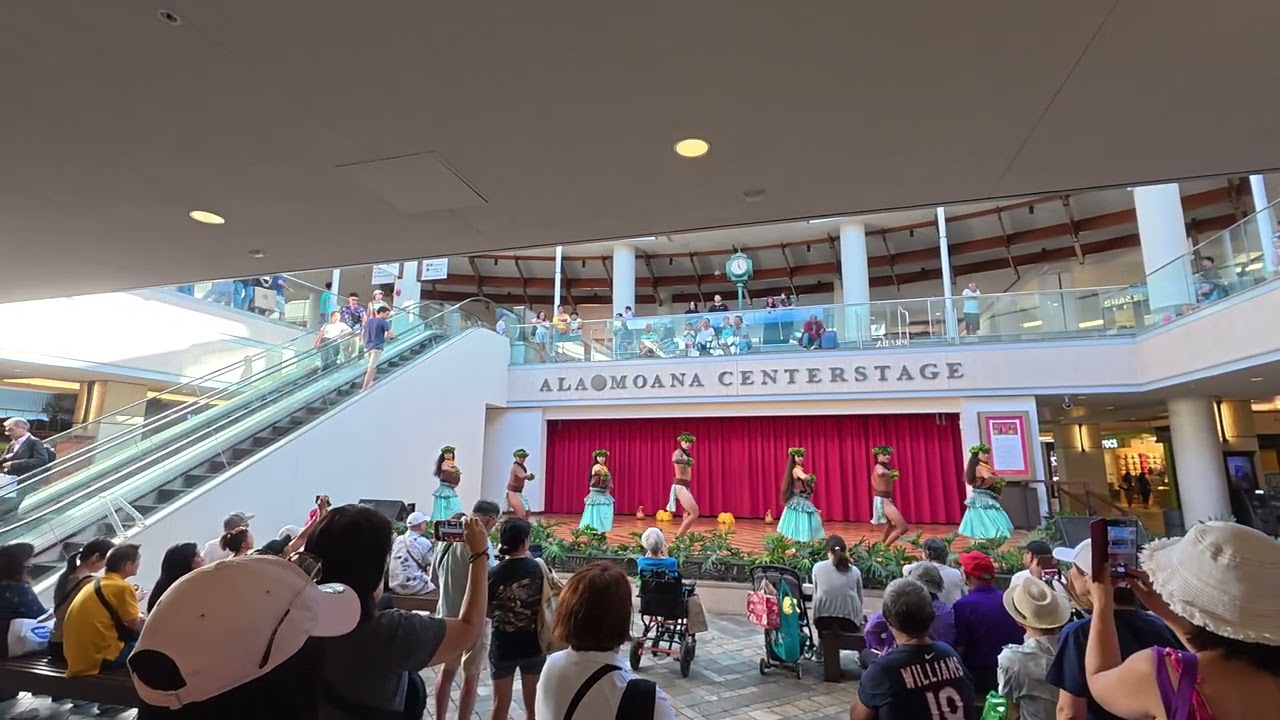 A Moment of Hula 🌺 | Hawaiian Dance in 4K