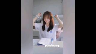cute girl in the class?? subscribe viralshort shorts newdreamsidea
