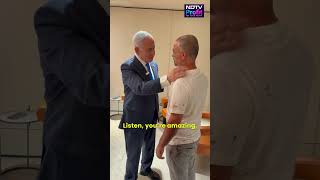 Netanyahu Embraces The Israeli Passenger Who Saved The Day on flydubai Flight