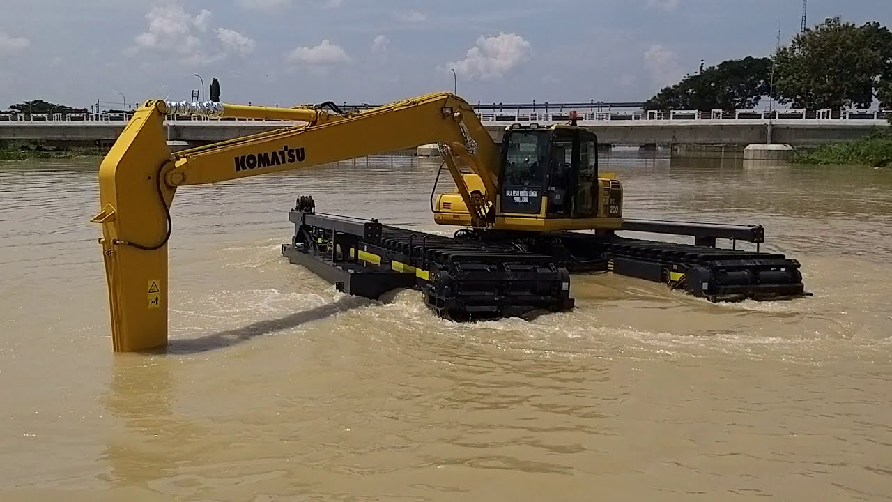 UJI COBA SWAMP AMPHIBI NGAPUNG & BERGOYANG DIATAS AIR || PT. ULTRATREX INDONESIA