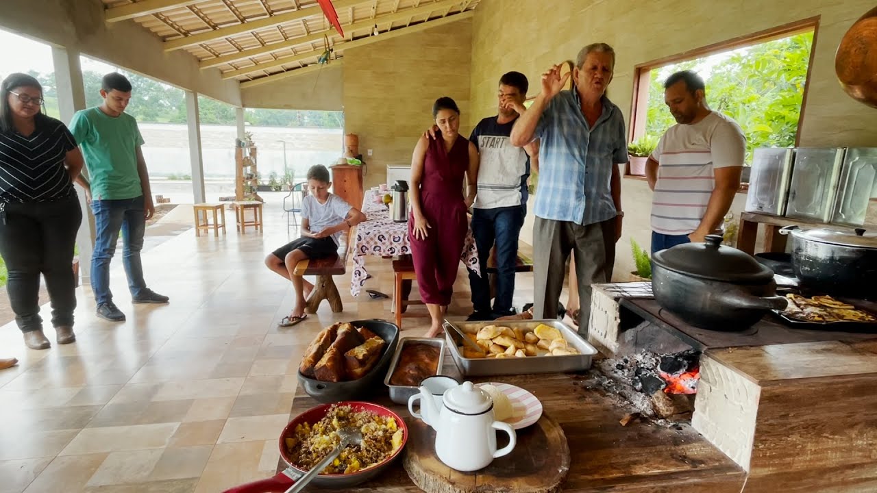 CAFÉ DA MANHÃ ESPECIAL NA ROÇA! ANIVERSÁRIO DO EDMILSON - FESTA AQUI NO SÍTIO - FRAN ADORNO