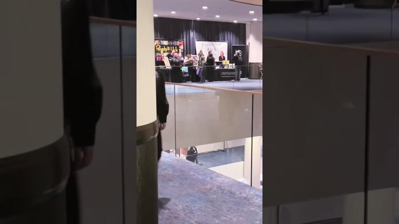 Is this the best way to prevent #comicon creeps? 🤔 #cosplay #drag #sixthemusical #comicon