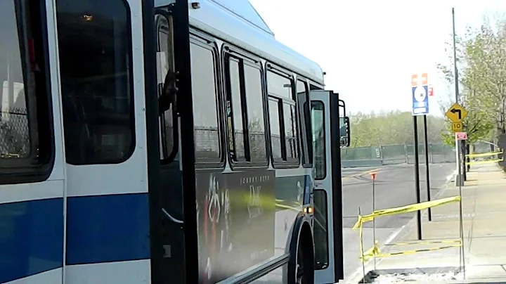 MTA Bus Company 1998-2000 OBI Orion 05.501 CNG #9936 & #9912 on the Q25 Limited