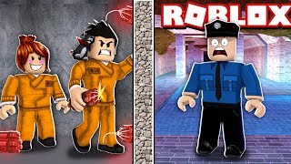 Roblox - ESCAPANDO DA PRISÃO COM A MAMÃE (Escape Prison Obby)