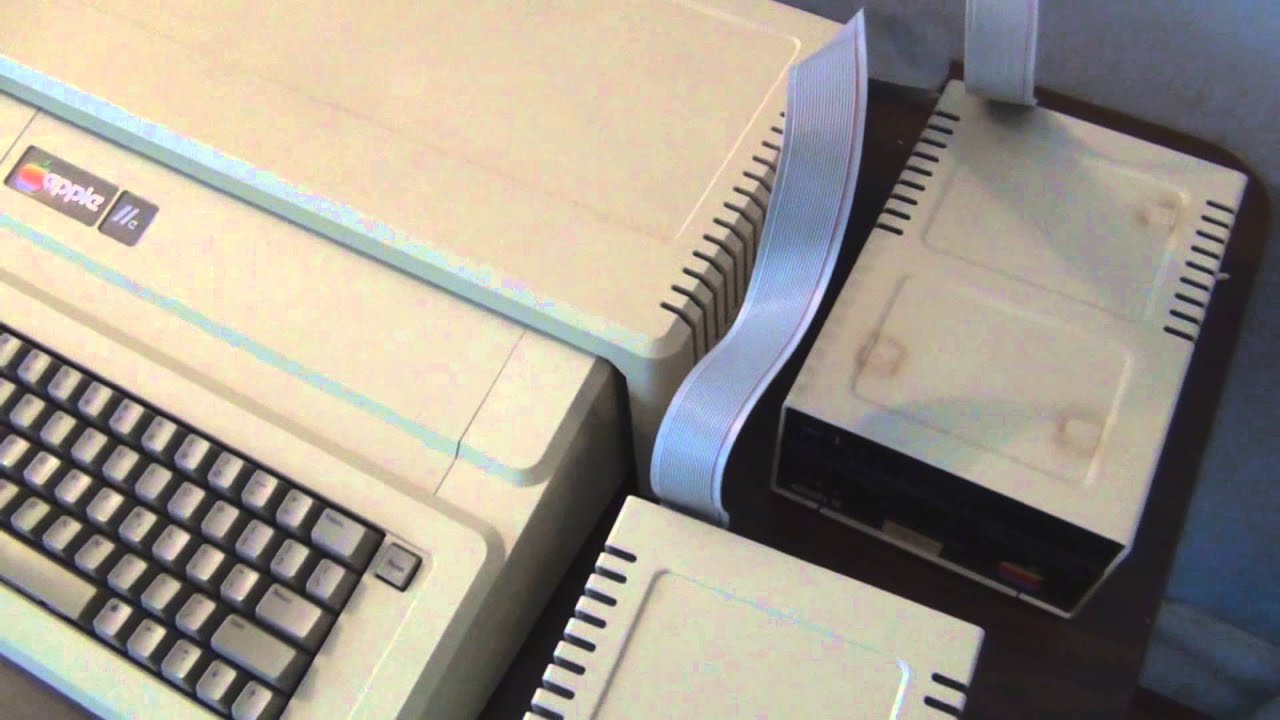 Apple IIe computer part 1 - YouTube