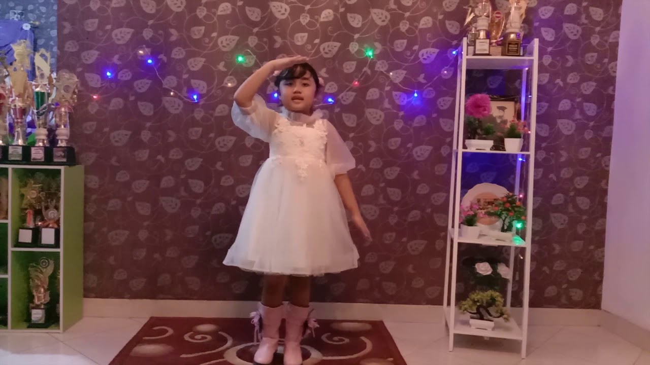 ESTELLA ORLIN NATHANIA ANDITY - NAMINASI JUARA FAVORIT LOMBA VOKAL A