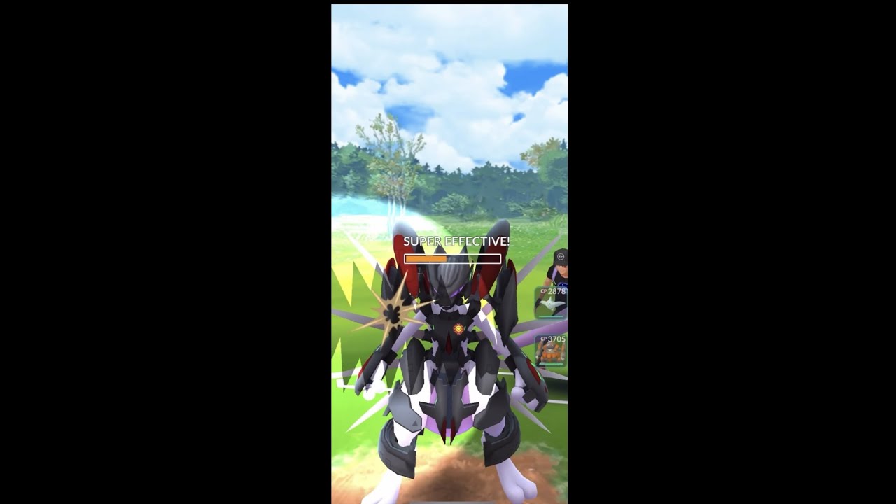 Tyranitar (Crunch) VS Armored Mewtwo - Effective! Usually 75% of health. Pokémon Go Master League