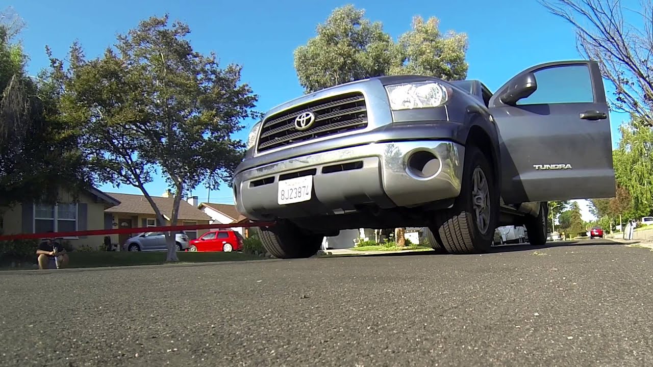 Brushless Losi 5ive-T RC Truck Pulls Toyota Scion & Tundra