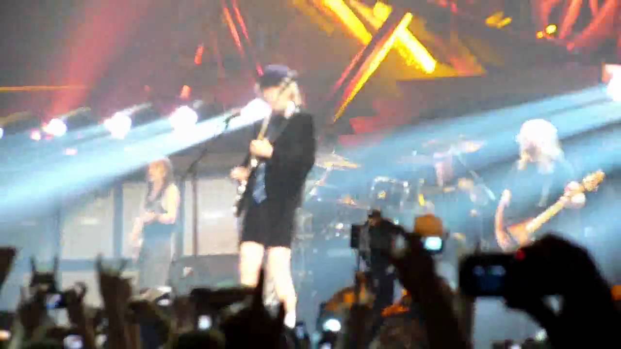 AC/DC Anything Goes Paris Bercy 27 02 09 - YouTube