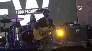 Huta Na Martua - Viky Sianipar ft. Ogar Nababan at Toba Fashion Week 2022