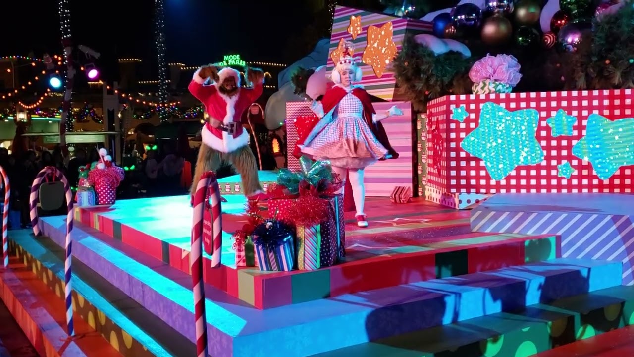 Universal Studios Christmas 12/28/ 2019. The Grinch Christmas show