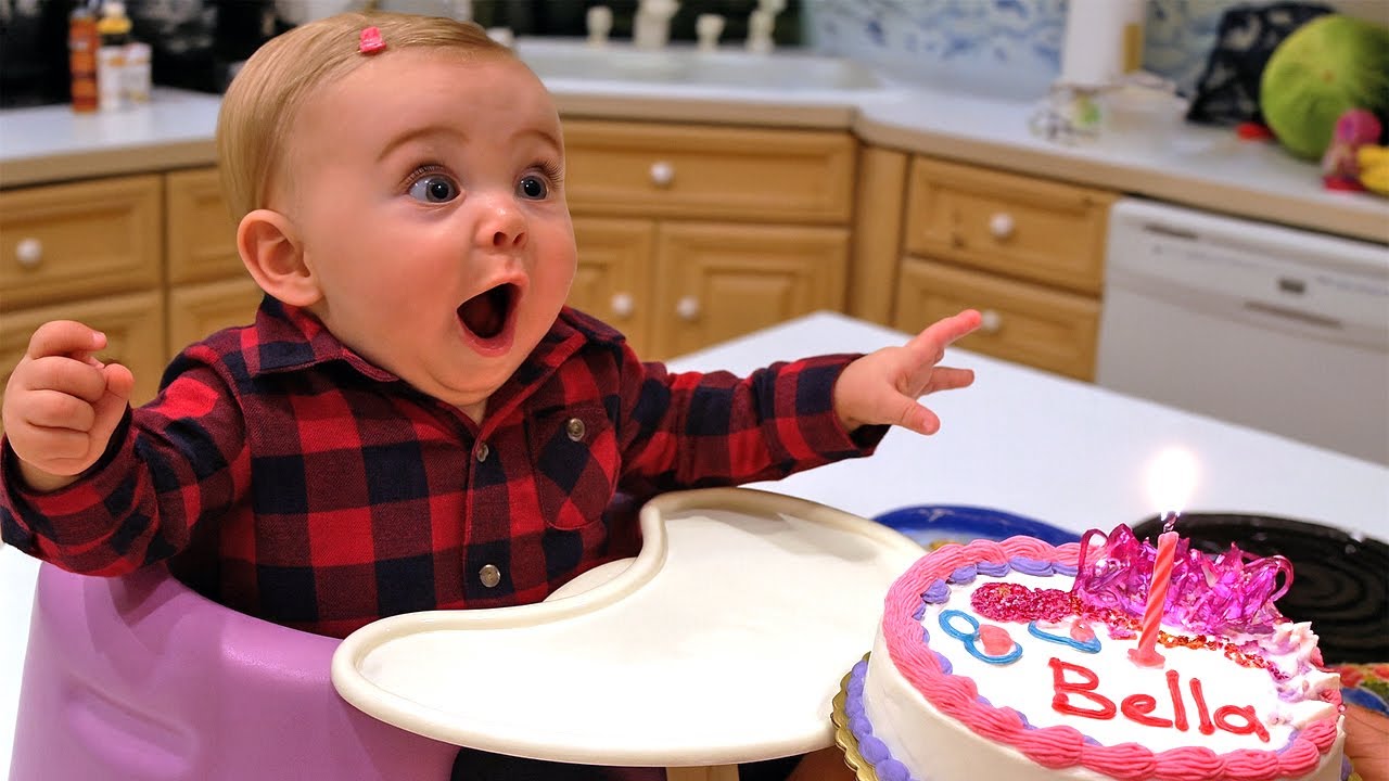 ШОК на первый день рождения! Малыш задувал свечи, и всё пошло не так — смешные детские видео | См...