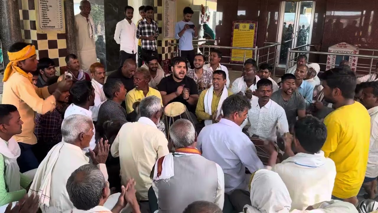 गांव की मशहूर होली न्यू उर्फ ऊँचाड़ीह