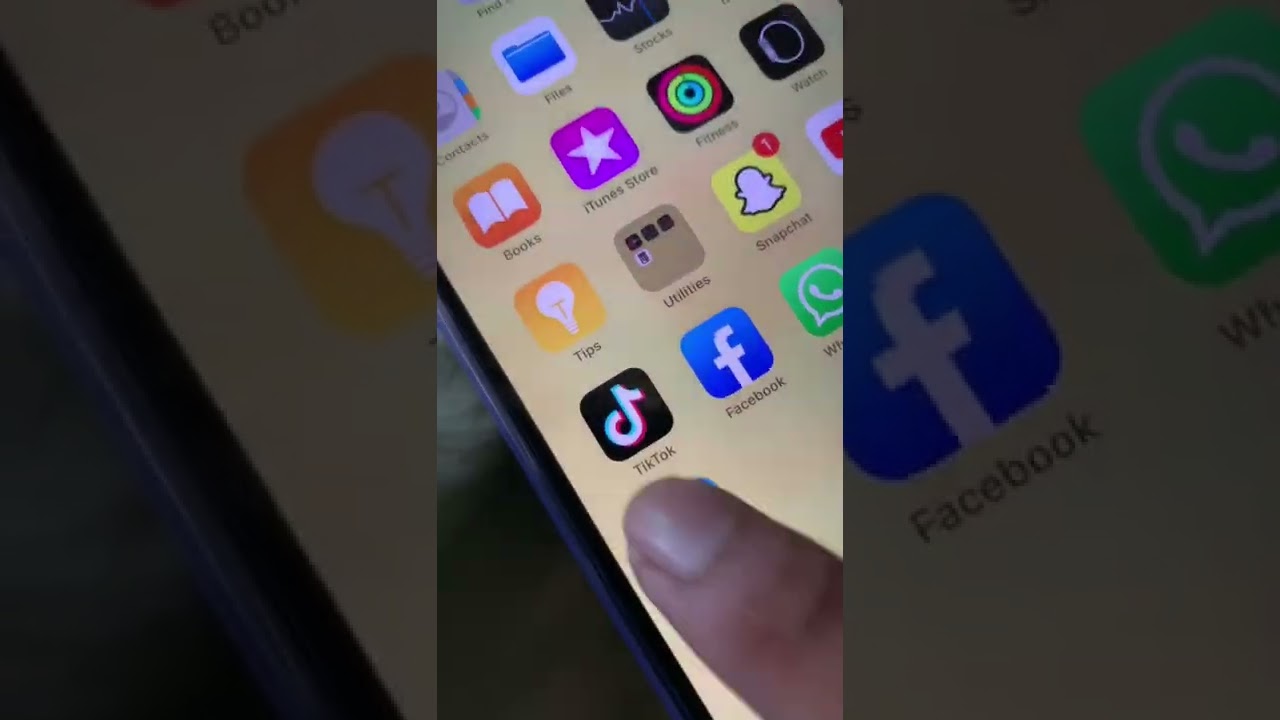 The Clear Wave app removes water from both speakers on your Phone by