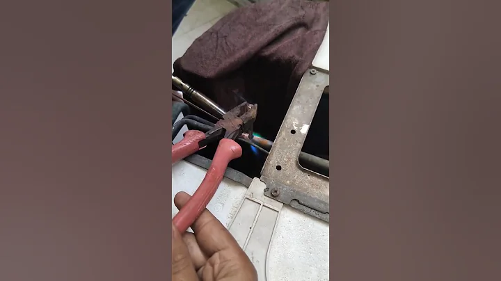 window ac gas charging proses #hvactraining #windows #ac #gasleak #hvacservice #viralvideo #trending