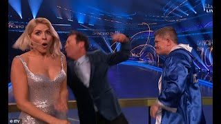 Stephen Mulhern Reacts to 'Punch' from Ricky Hatton on Dancing On Ice Debut