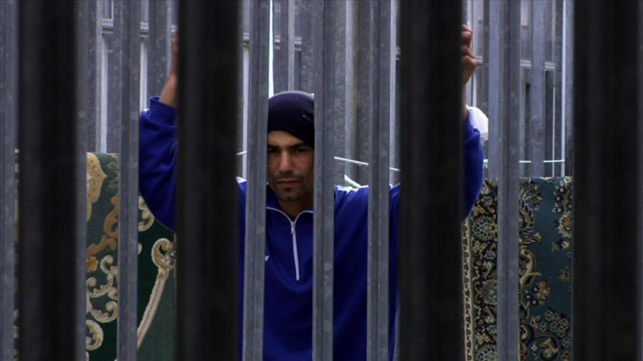 DETENUS EN ITALIE – LE MALHEUR DES MIGRANTS ET DES REFUGIES