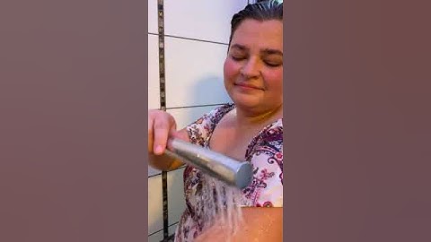 Dusche im Sommerkleid