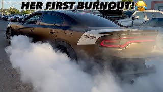 Teaching my Friend How to Burnout in my 1,000Hp Hellcat…