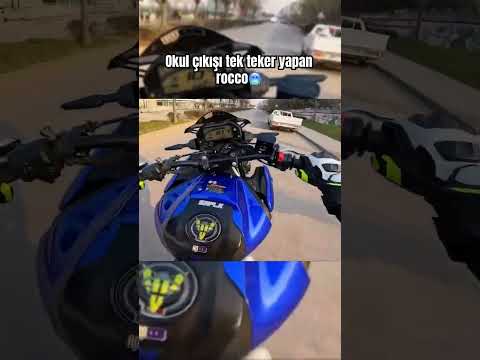 Okul çıkışında tek teker yapmak rocco hakkını yine vermiş  #shorts #motorcycle #yamahamt15 #wheelie