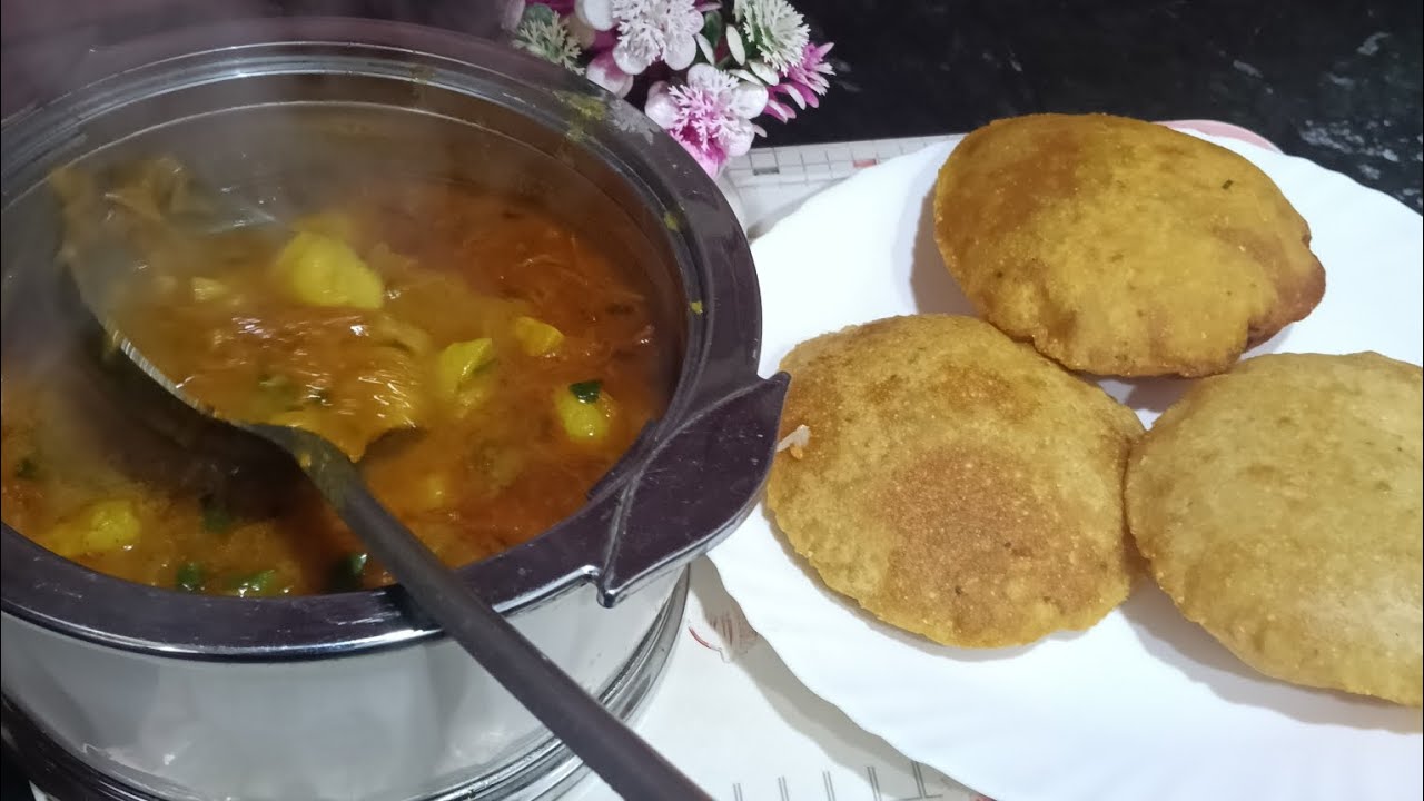 Special Aaloo Puri recipe Halwai vali breakfast recipe 👍 tasty and delicious 😋