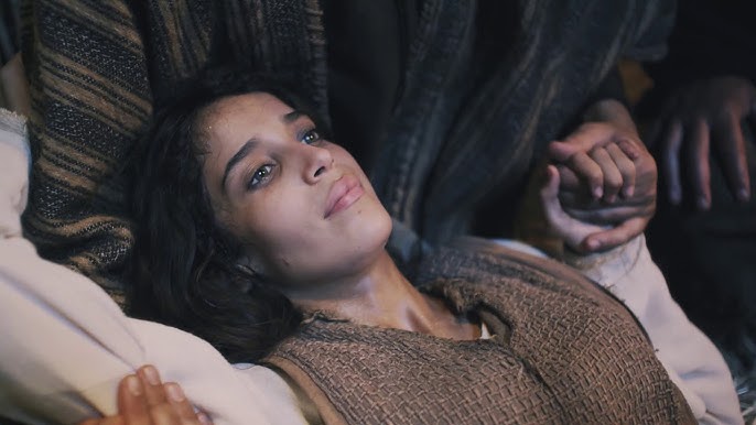 Svetikovaning Songgi qahramon filmidagi yalangoch korinishi