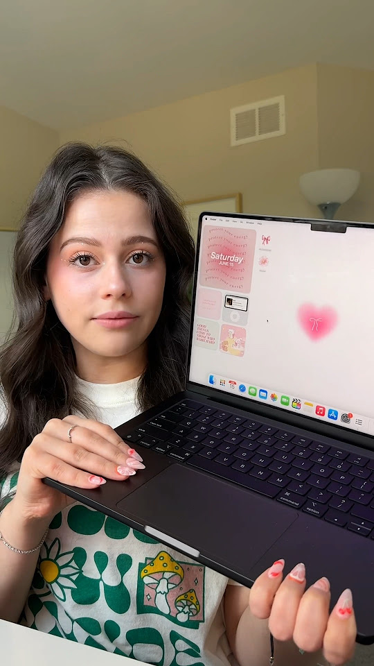 how-i-make-my-macbook-aesthetic-youtubeshorts-macbook-shorts