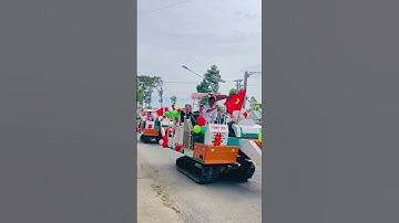 đám cưới rước dâu bằng máy cắt lúa nổi tiếng nhất miền Tây