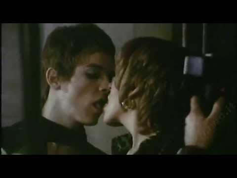 VELVET GOLDMINE (1998) - Trailer Italiano