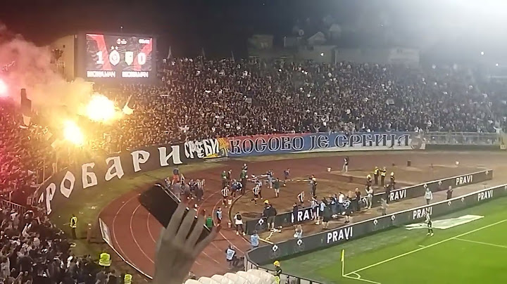 Partizan - AEK: Ugrešić proslavlja gol sa navijačima