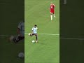 Manu doing Manu things 😌🧱