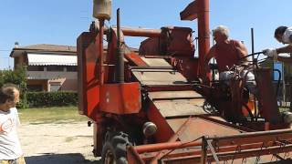 trattori d'epoca landini e altri festa isola pontelongo mietitrebbia laverda 100