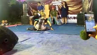 The Jaipong Dance - Dhelia