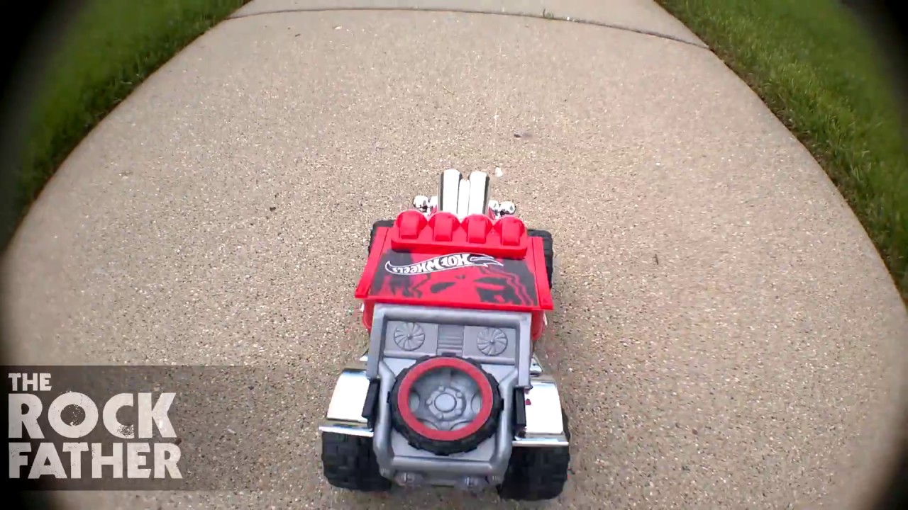 Toy Review: Toy State Hot Wheels Engine Power R/C Baja Boneshaker (In-action at Rock Father HQ)