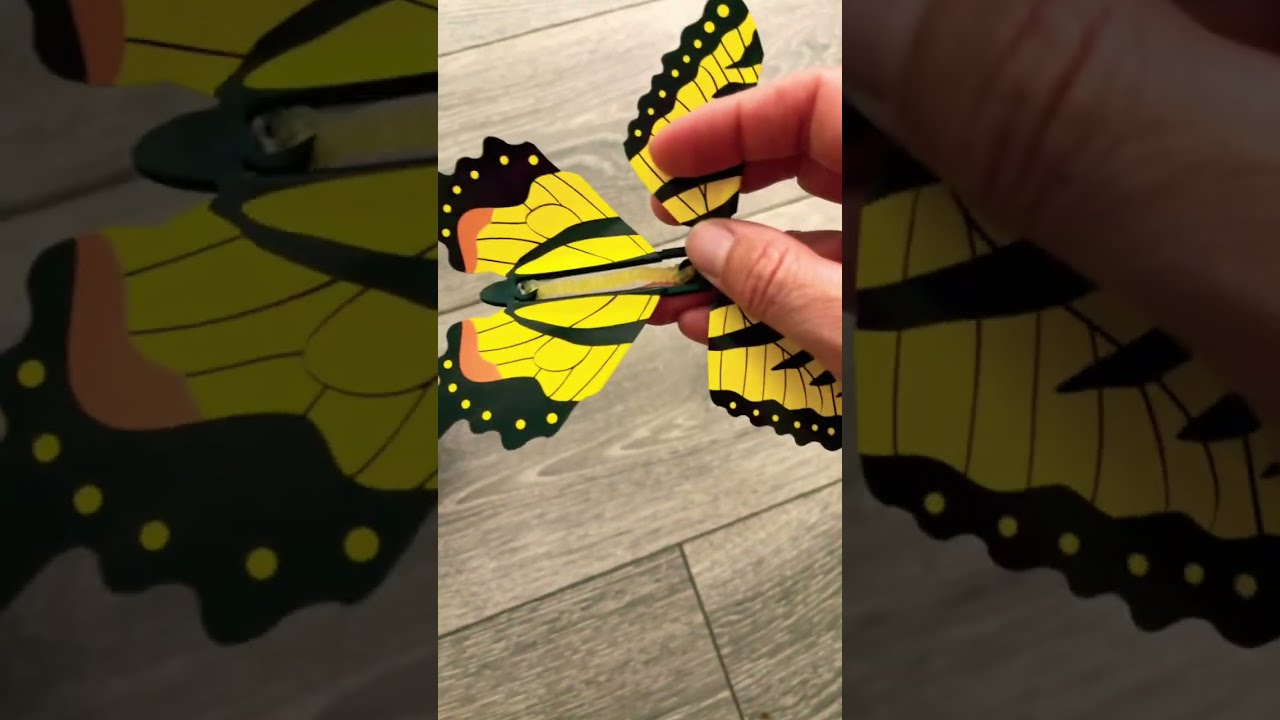New Toy From Dino Lost Wold Butterfly Flying In The Sky With Jude And Ralph