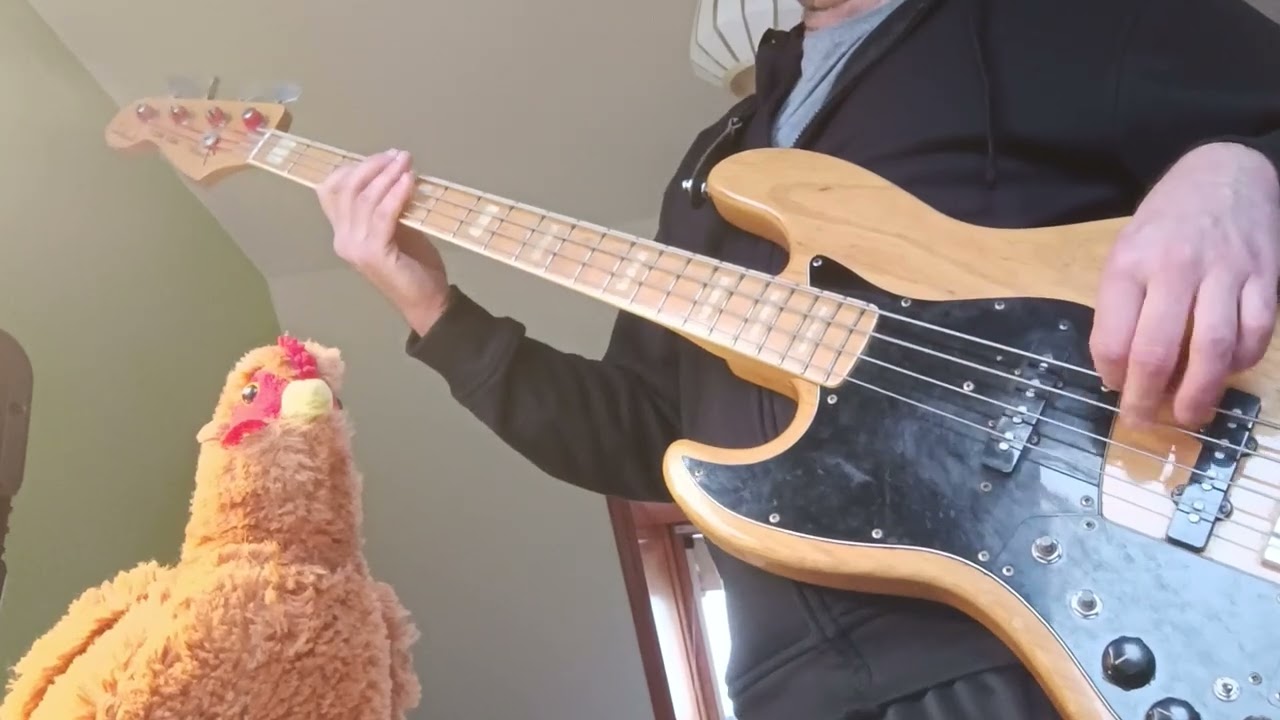 Keltia, de Taranis. Ano 1985. Baixo elétrico 