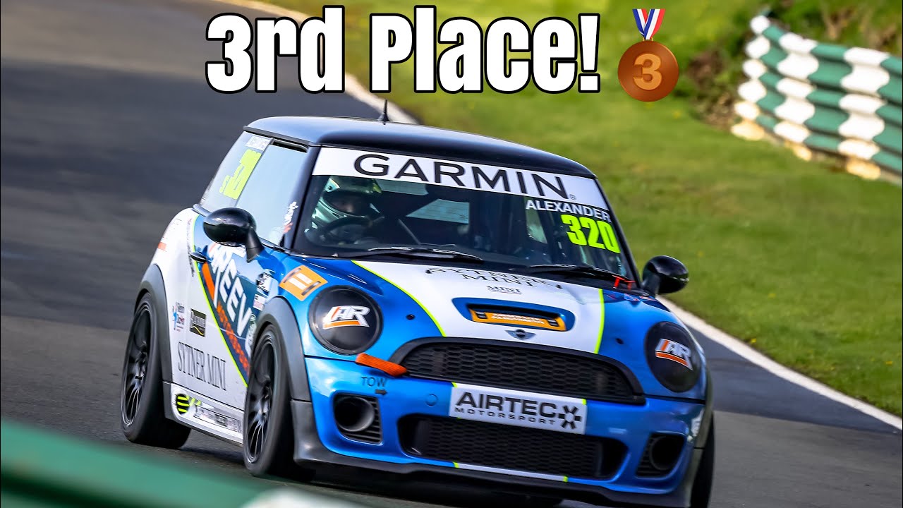 Race 3 at Cadwell Park - MINI CHALLENGE CLUBSPORT