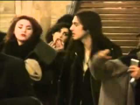 Amy Winehouse em Paris com seu amigo Blake Wood - YouTube