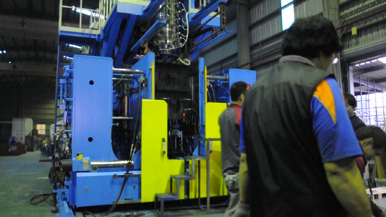 200L Double L-Ring Drum blow molding machine15-026