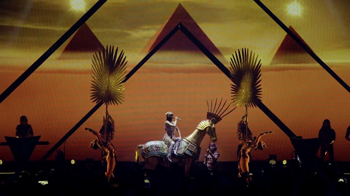 Katy Perry - Dark Horse ( The Prismatic World Tour Live)
