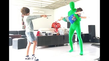 Green screen Chroma key Tutorial in 2 Minutes!! Chroma SUIT