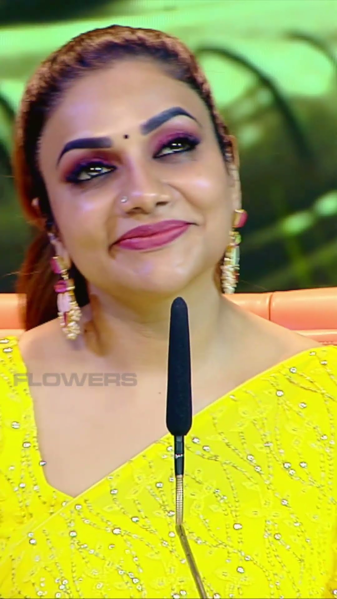 മനസ്സ് നിറയ്ക്കും പൈങ്കിളിയായി ആൻ സെറ!