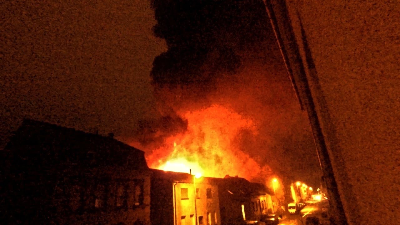 BRAND IN VÖLKLINGEN 17.01.2017 | Lagerhalle in Flammen, VK - Bergstrasse / Grossbrand || M&M_Tube