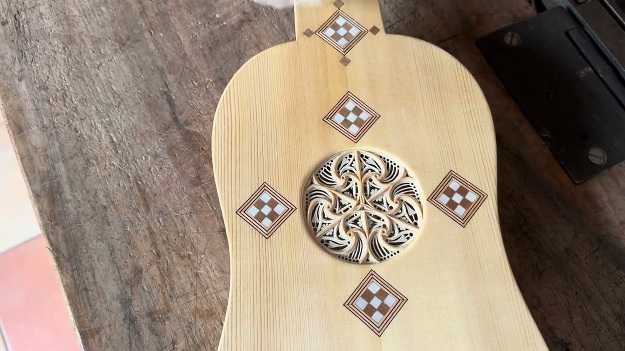 Step-by-step construction of a viola da mano. Part III