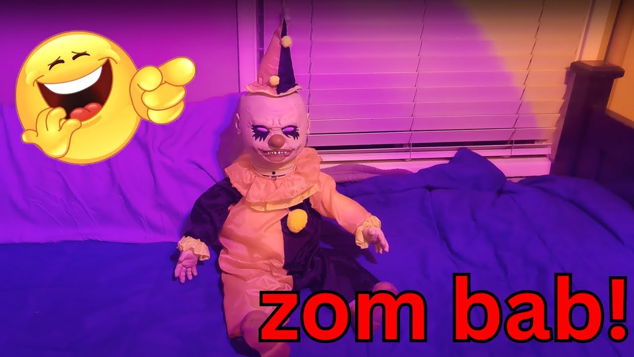 Spirit Halloween GIGGLES THE CLOWN Unboxing!