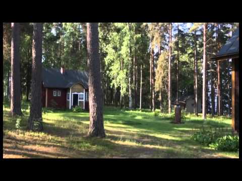 Mane Säli’s introduction to the Klemetti Museum offers a separate cultural stop, focused on Kuortane’s contribution to Finnish choral life. The museum occupies the former summer home of Armi and Heikki Klemetti and presents material connected with their work; Heikki (1876–1953) was a choir conductor, composer and writer. This makes the video a useful preview for visitors interested in music and local biography, distinct from Talomuseo’s buildings and objects. The museum is seasonal, so check access and opening hours with the local museum association.