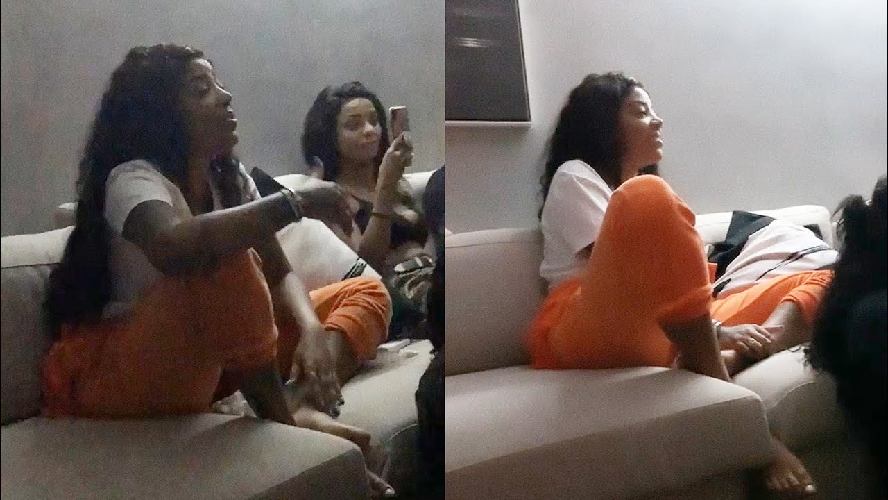 Ludmilla Faz Reunião De 