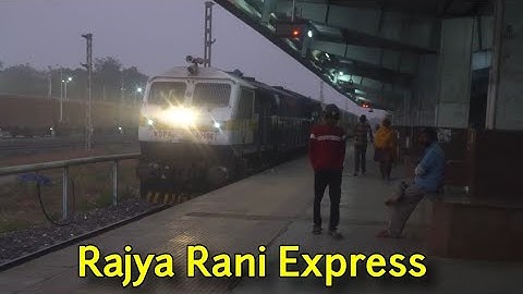 Hazur Sahib Nanded RAJYA RANI Express || Purna Railway Station 